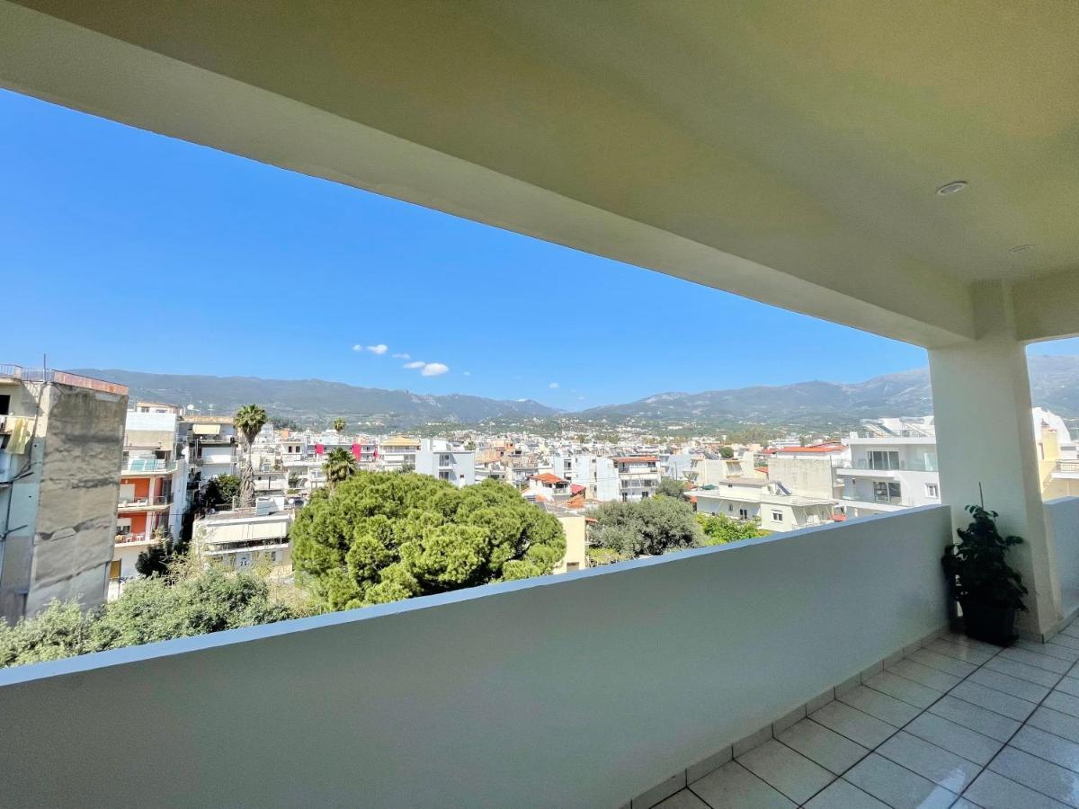 Kapa Central Apartment Kalamáta Buitenkant foto